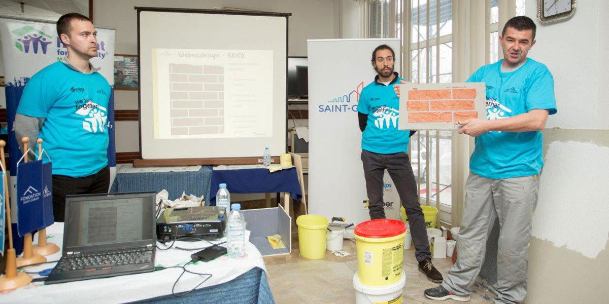 Volunteers from Saint-Gobain and Habitat Macedonia